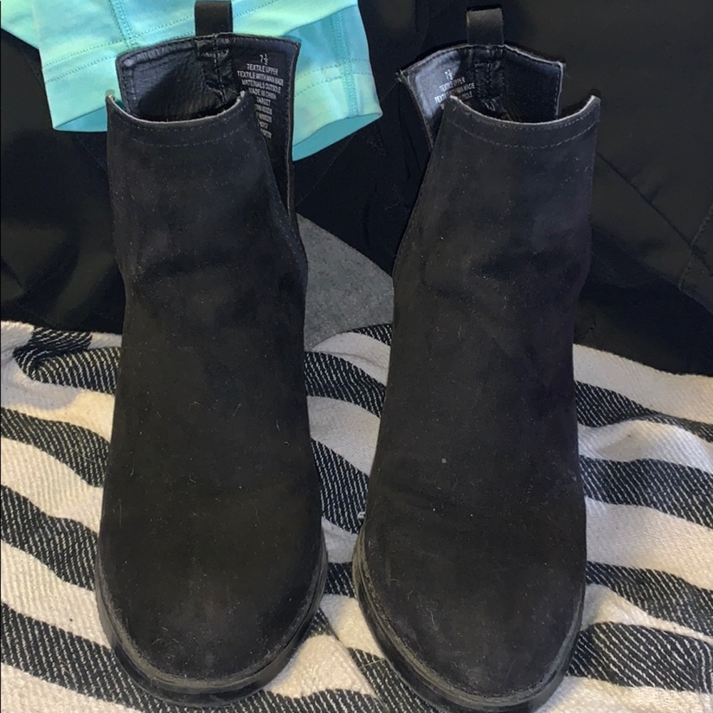Black ankle bootie